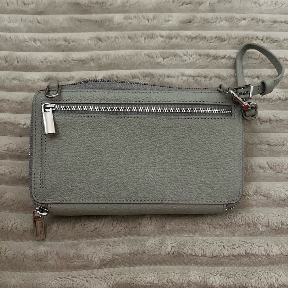 Sale! Tumi Pebble-Grain Crossbody Wallet in Light Gray—NWOT! - Picture 5 of 6